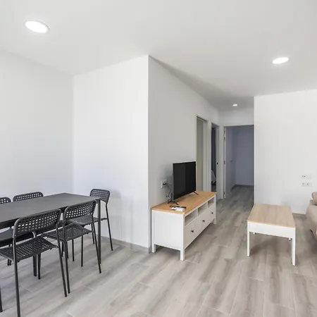Kaki 4 *